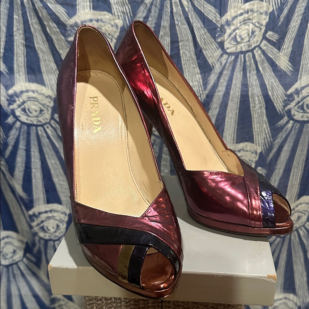Vintage Prada Metallic Peep-Toe mini Platform Pumps Size 38